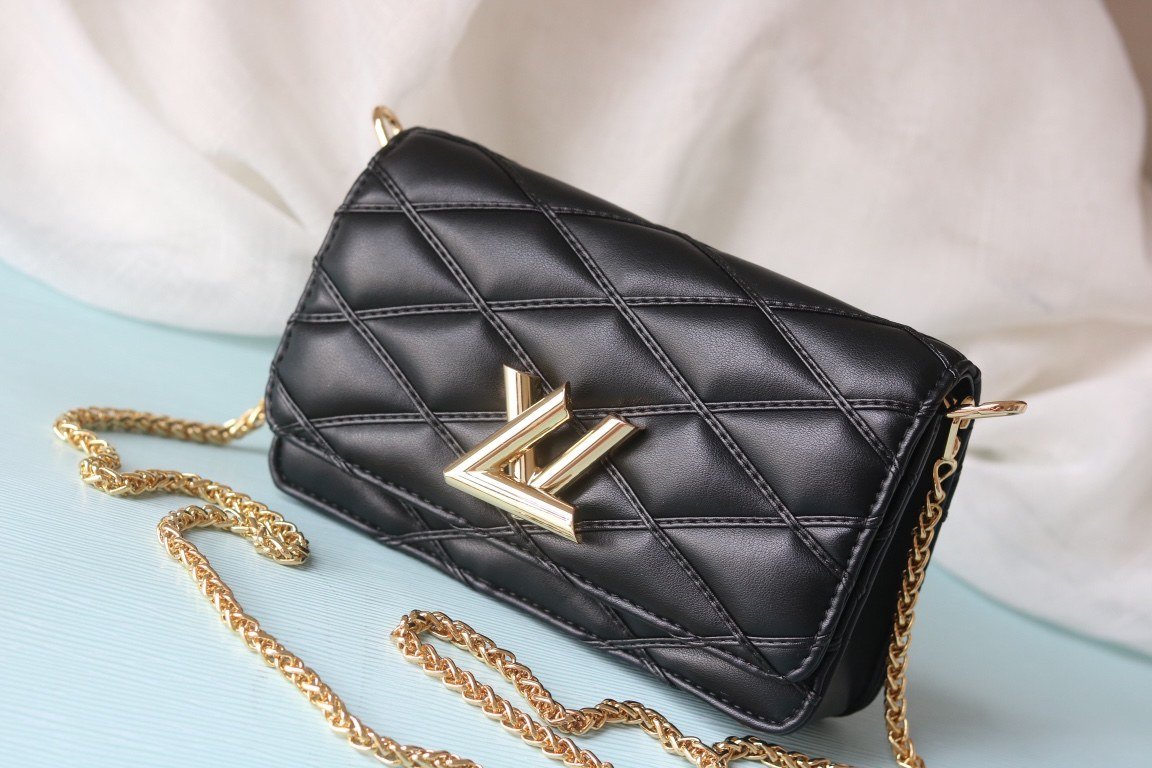 Louis Vuitton GO-14 PM 20 cm