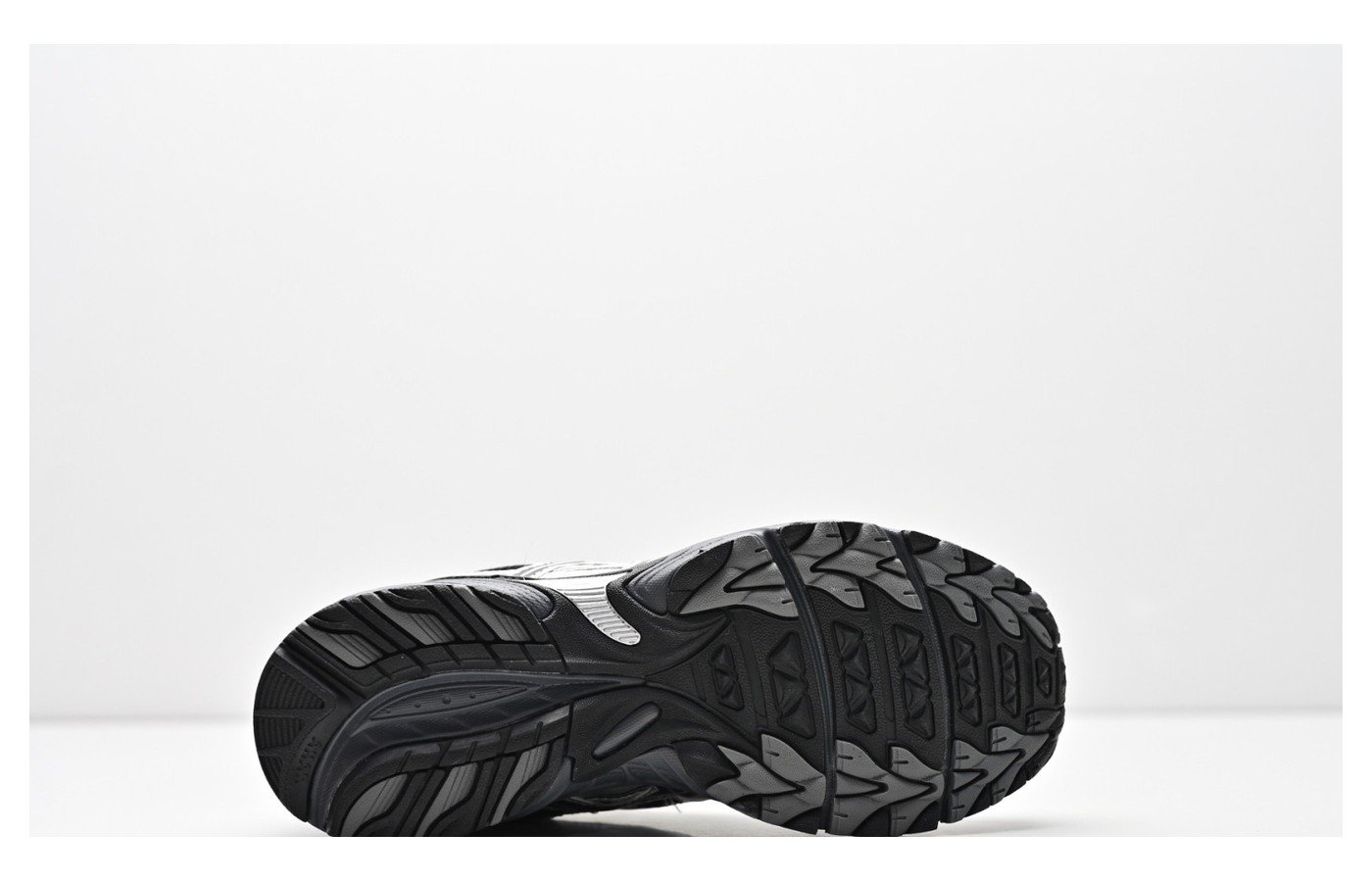ASICS GEL-Kahana TR V4 – Noir / Gris / Argent