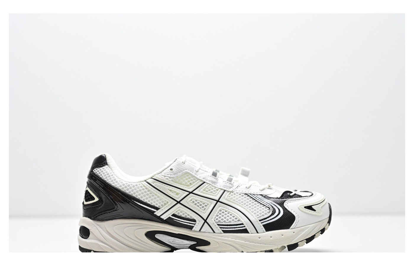 ASICS GEL-Kahana TR V4 – Blanc / Noir
