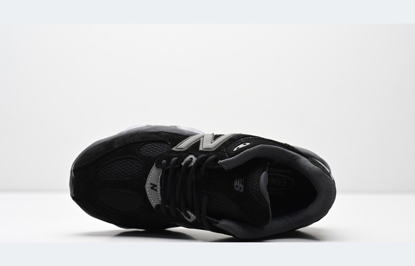 New Balance 9060 – Noir / Gris foncé