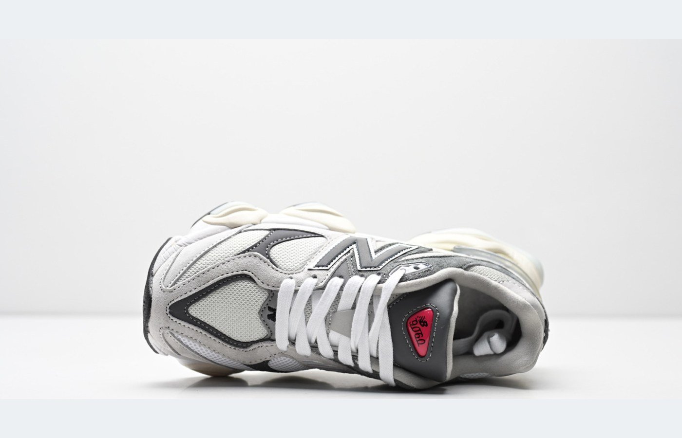 New Balance 9060 – Gris / Gris clair