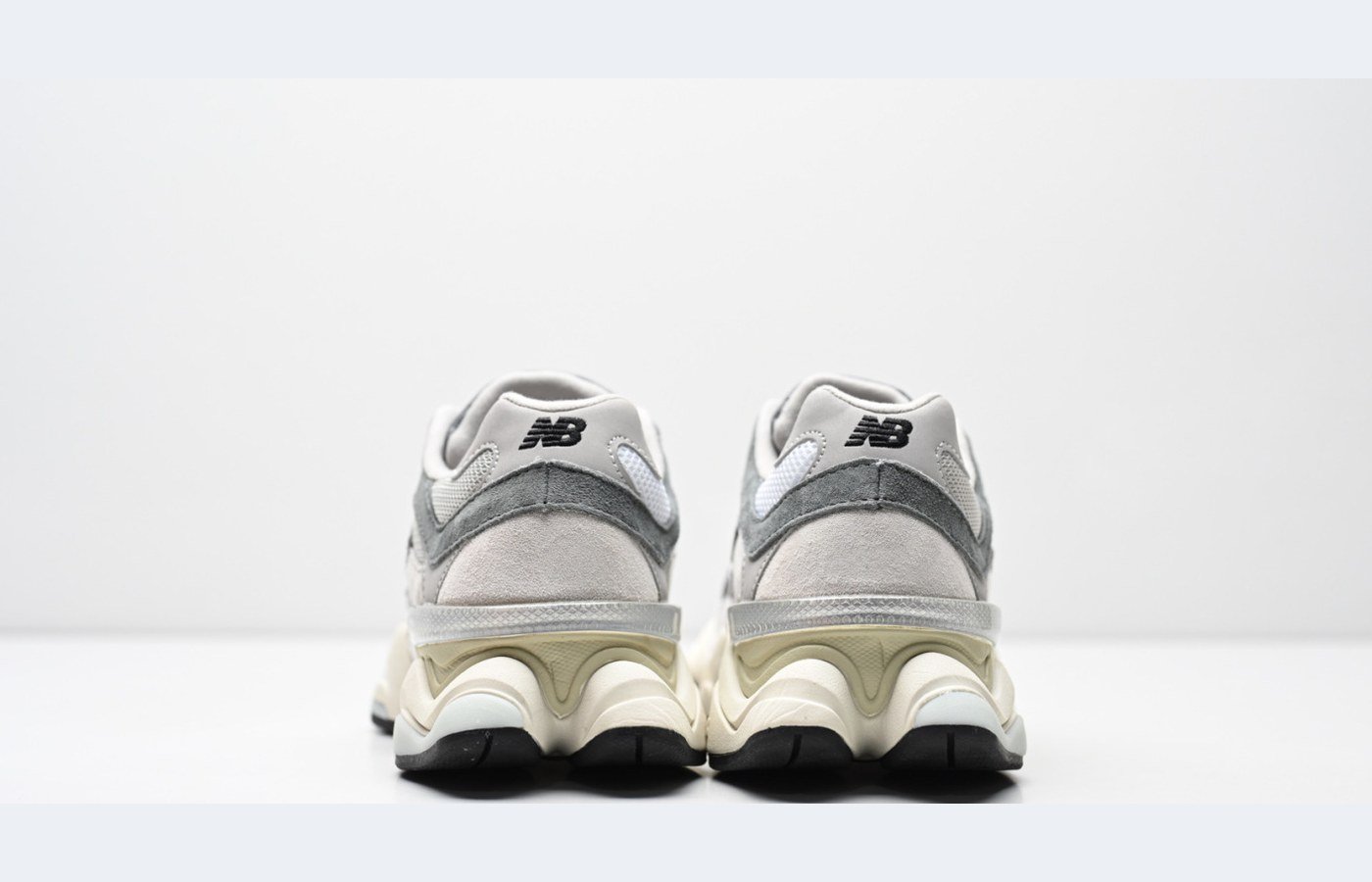 New Balance 9060 – Gris / Gris clair