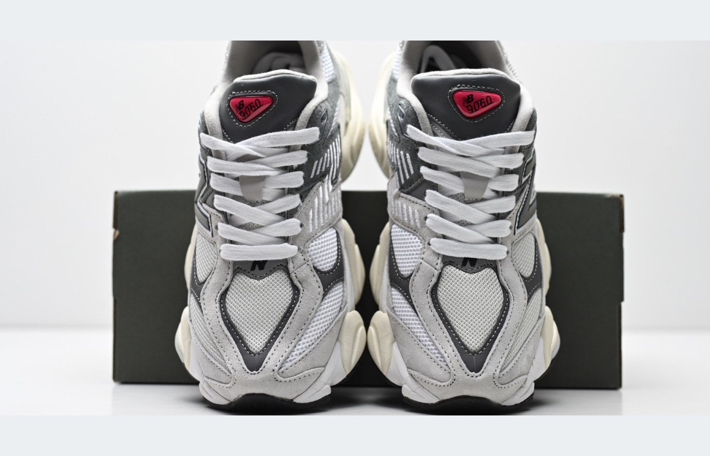 New Balance 9060 – Gris / Gris clair