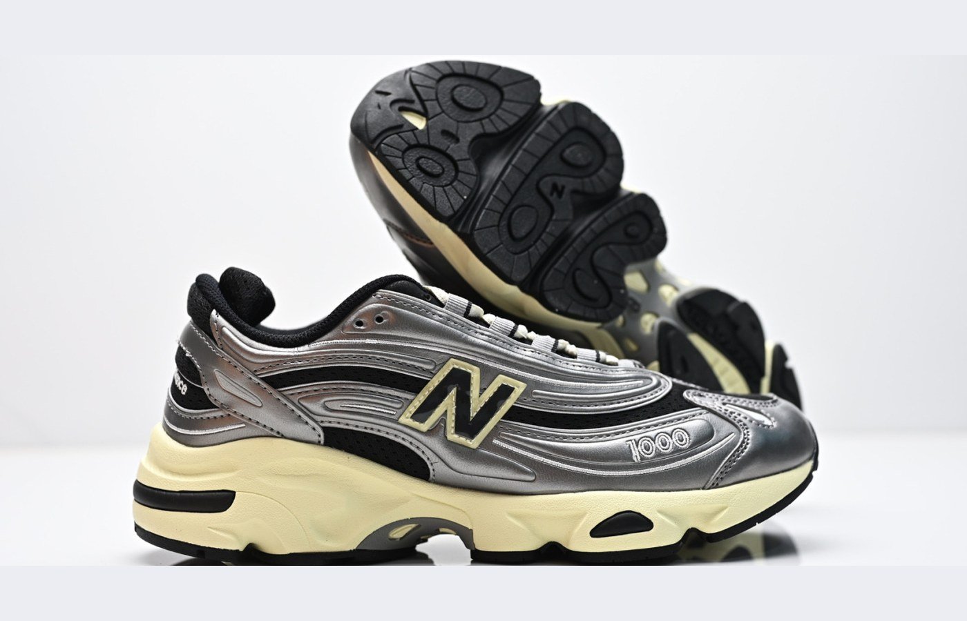 New Balance 1000 – Beige / Gris