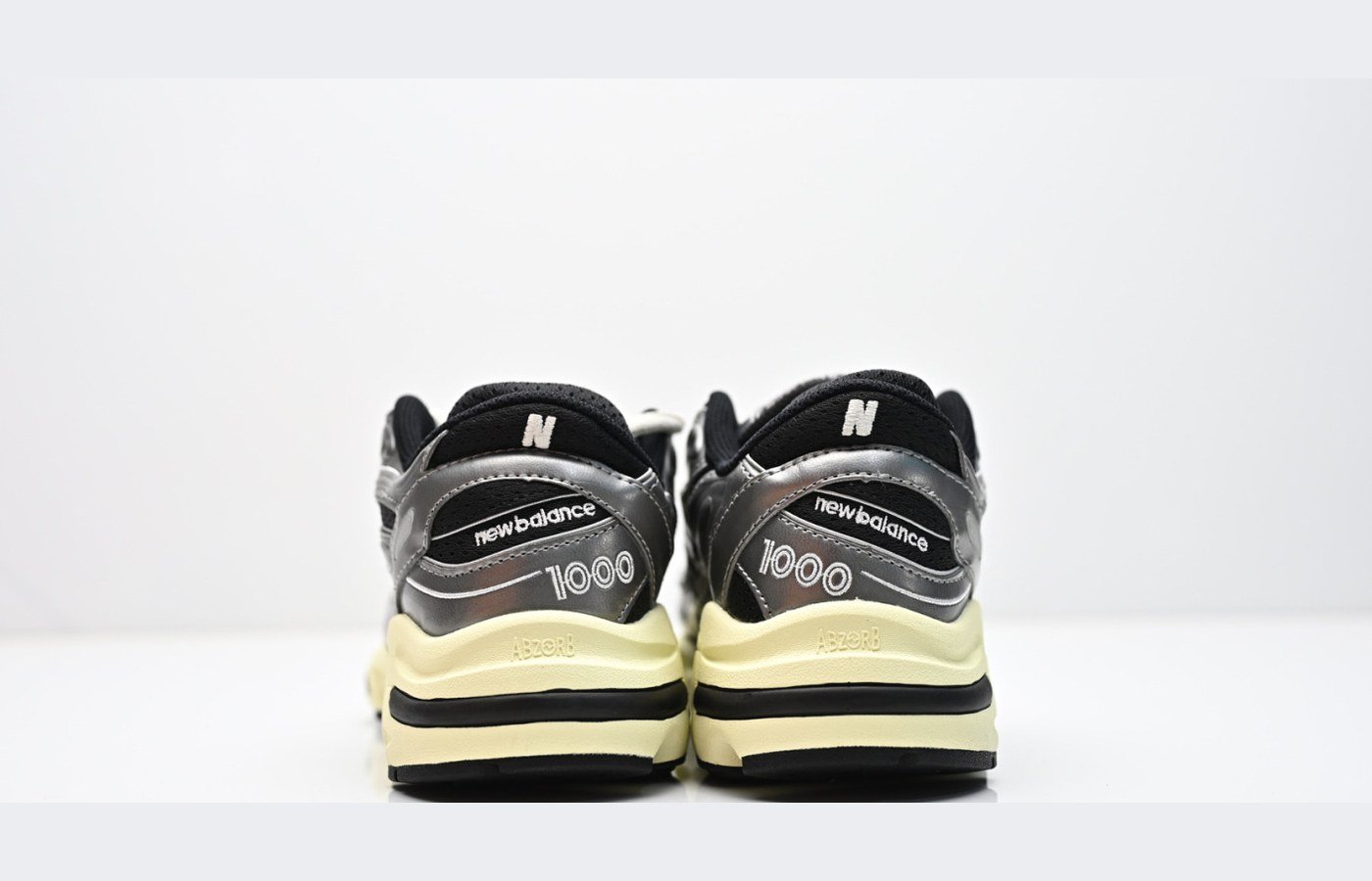 New Balance 1000 – Beige / Gris
