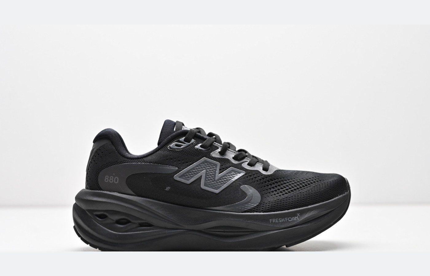 New Balance Fresh Foam X 880v15 – Noir / Gris foncé