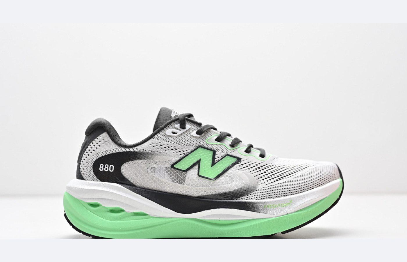 New Balance Fresh Foam X 880v15 – Gris clair / Vert