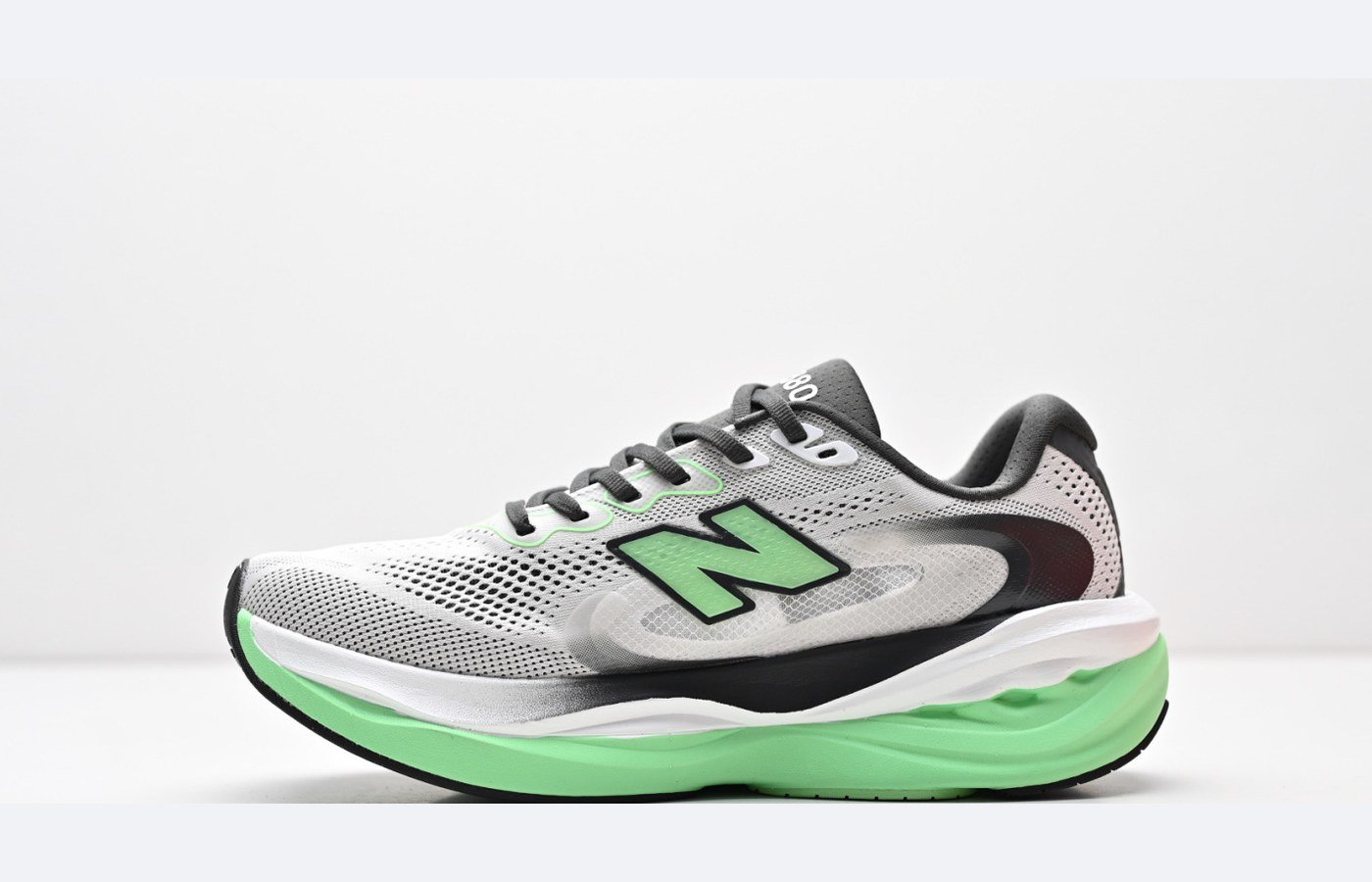 New Balance Fresh Foam X 880v15 – Gris clair / Vert