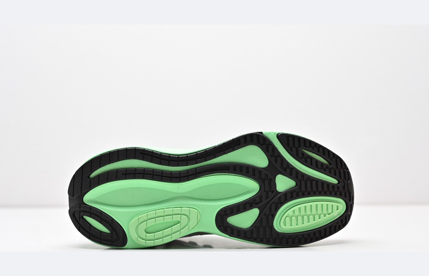 New Balance Fresh Foam X 880v15 – Gris clair / Vert