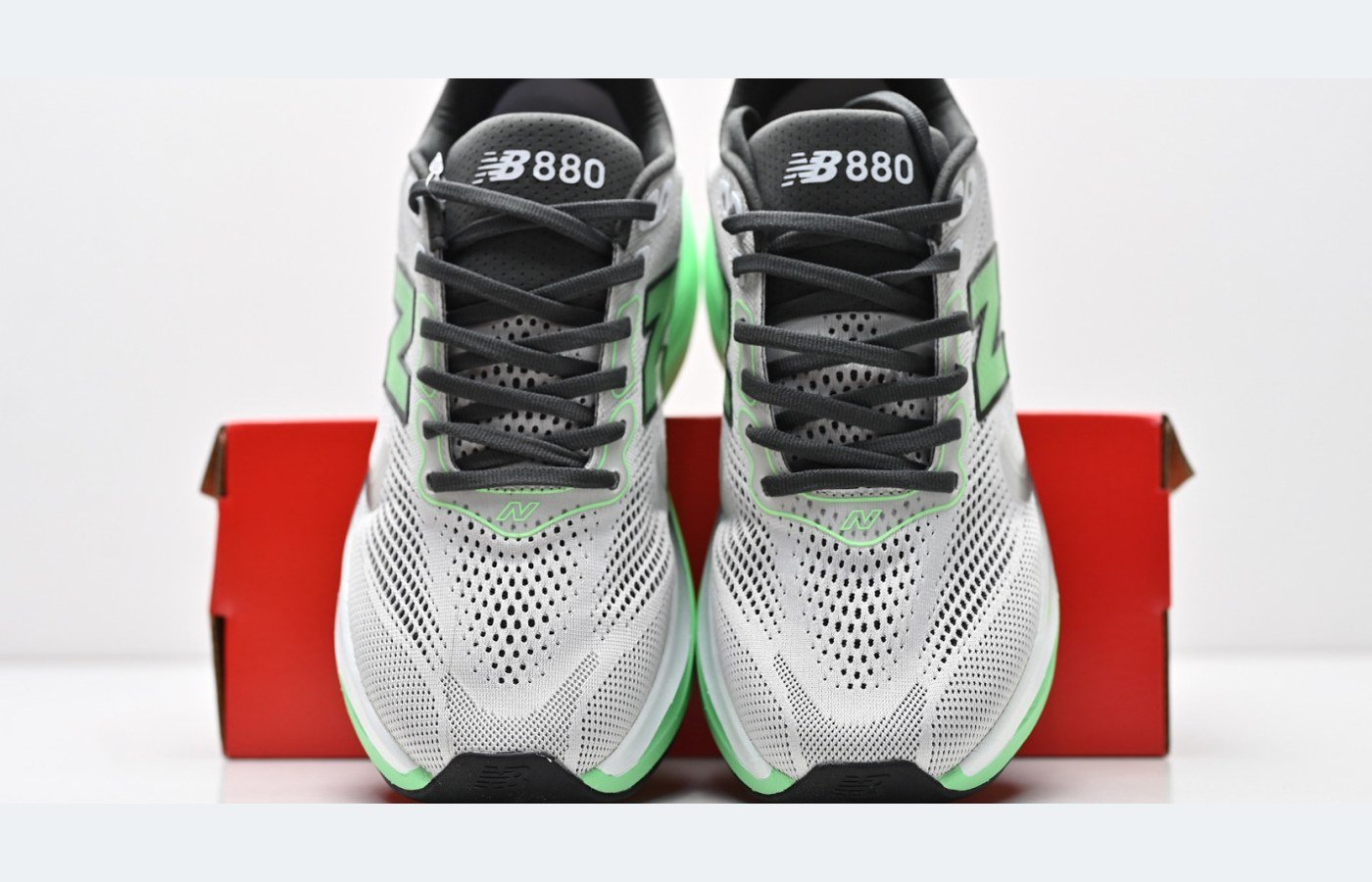 New Balance Fresh Foam X 880v15 – Gris clair / Vert