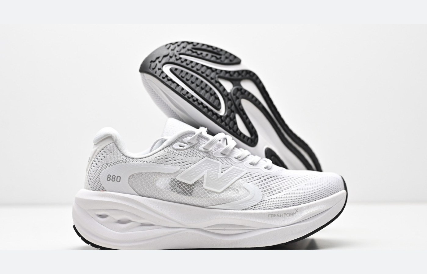 New Balance Fresh Foam X 880v15 – Gris clair / Gris