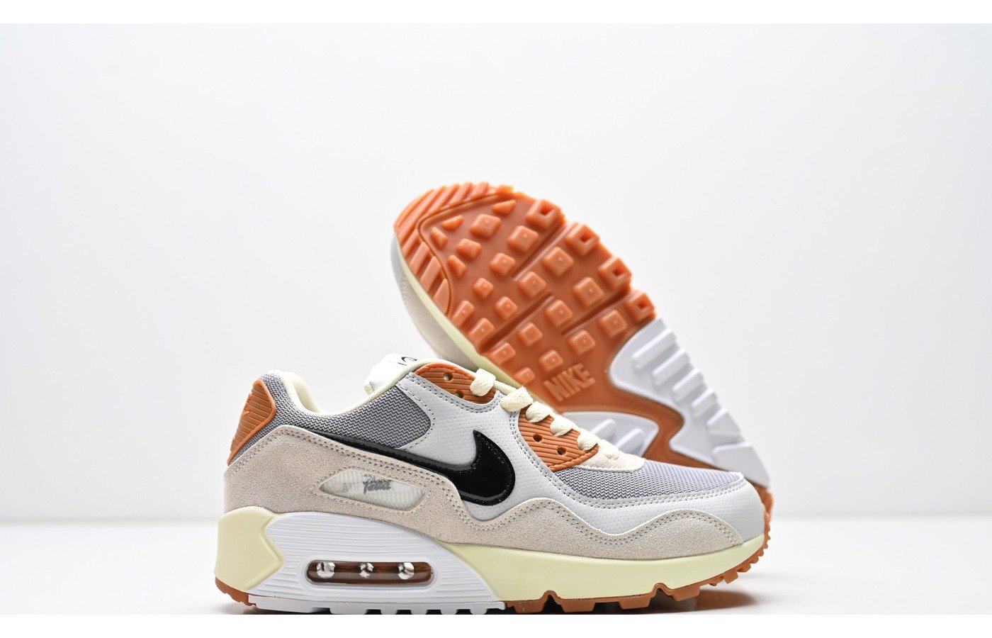 Nike Air Max 90 – Blanc Beige Noir et Orange