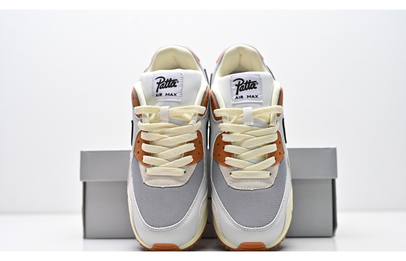 Nike Air Max 90 – Blanc Beige Noir et Orange