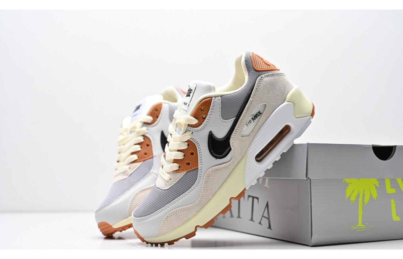 Nike Air Max 90 – Blanc Beige Noir et Orange