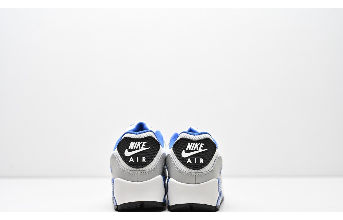 Nike Air Max 90 – Blanc Gris et Bleu Royal