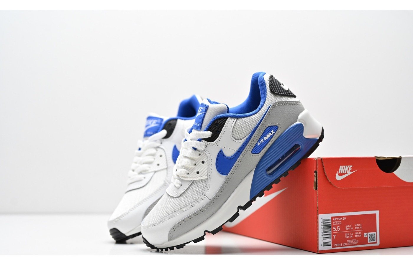 Nike Air Max 90 – Blanc Gris et Bleu Royal