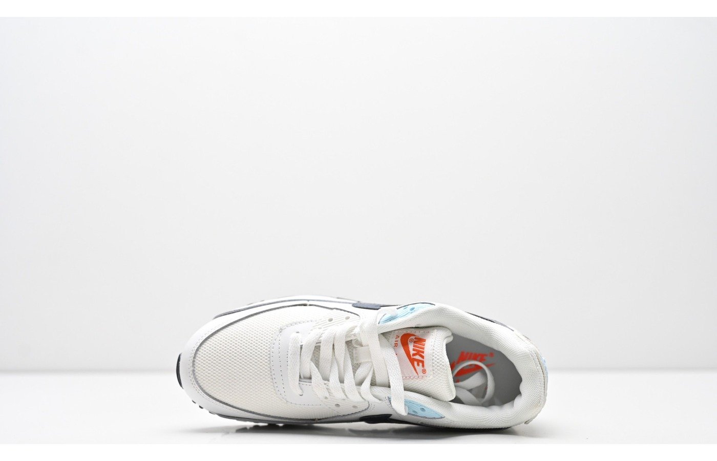 Nike Air Max 90 – Blanc Gris Noir et Bleu Ciel