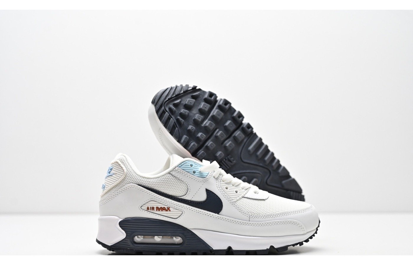 Nike Air Max 90 – Blanc Gris Noir et Bleu Ciel