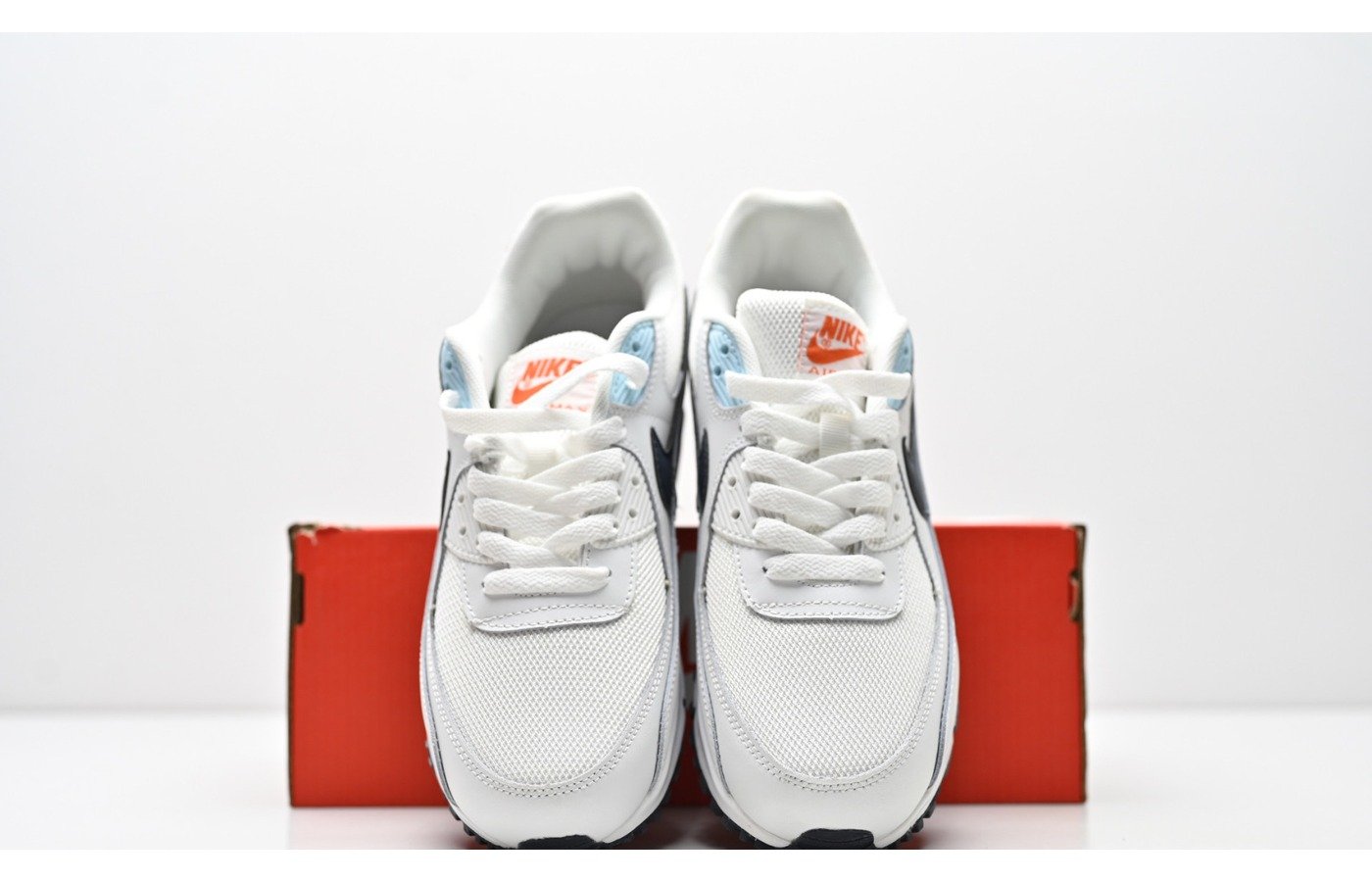 Nike Air Max 90 – Blanc Gris Noir et Bleu Ciel