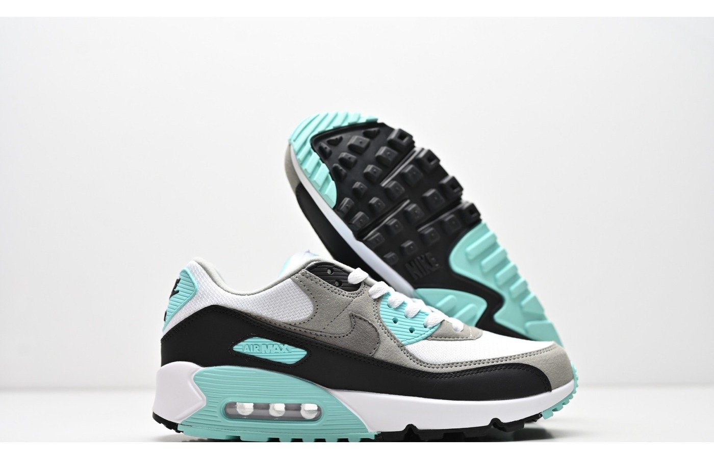 Nike Air Max 90 – Blanc Gris Noir et Turquoise