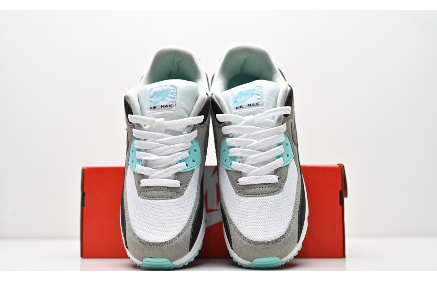 Nike Air Max 90 – Blanc Gris Noir et Turquoise