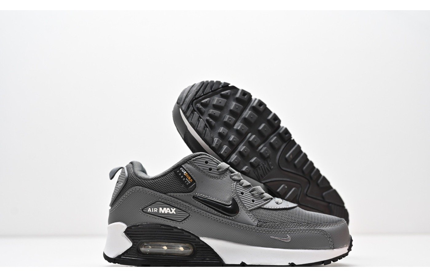 Nike Air Max 90 – Gris Anthracite Noir et Blanc
