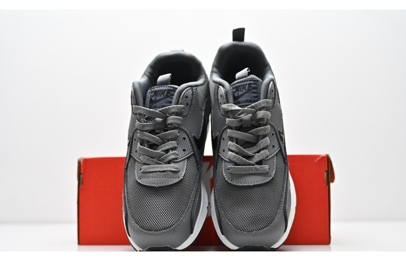 Nike Air Max 90 – Gris Anthracite Noir et Blanc
