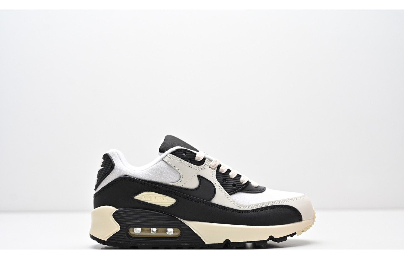 Nike Air Max 90 – Noir et Creme