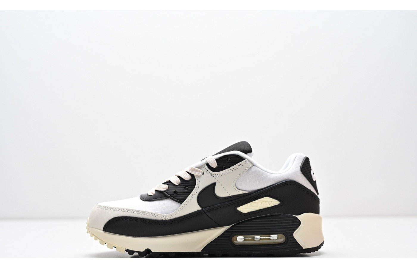 Nike Air Max 90 – Noir et Creme