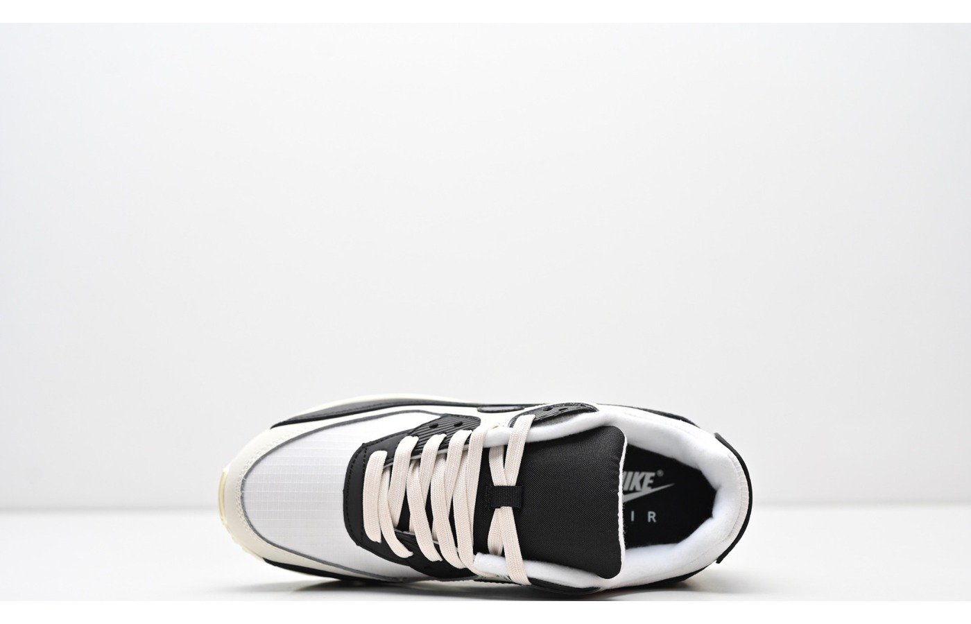 Nike Air Max 90 – Noir et Creme
