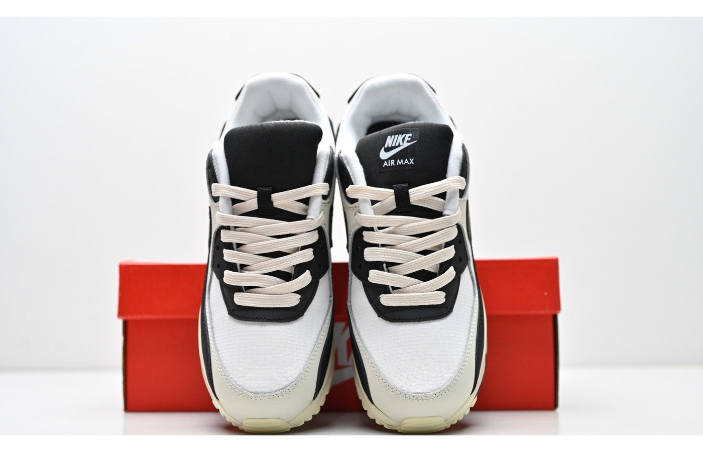 Nike Air Max 90 – Noir et Creme