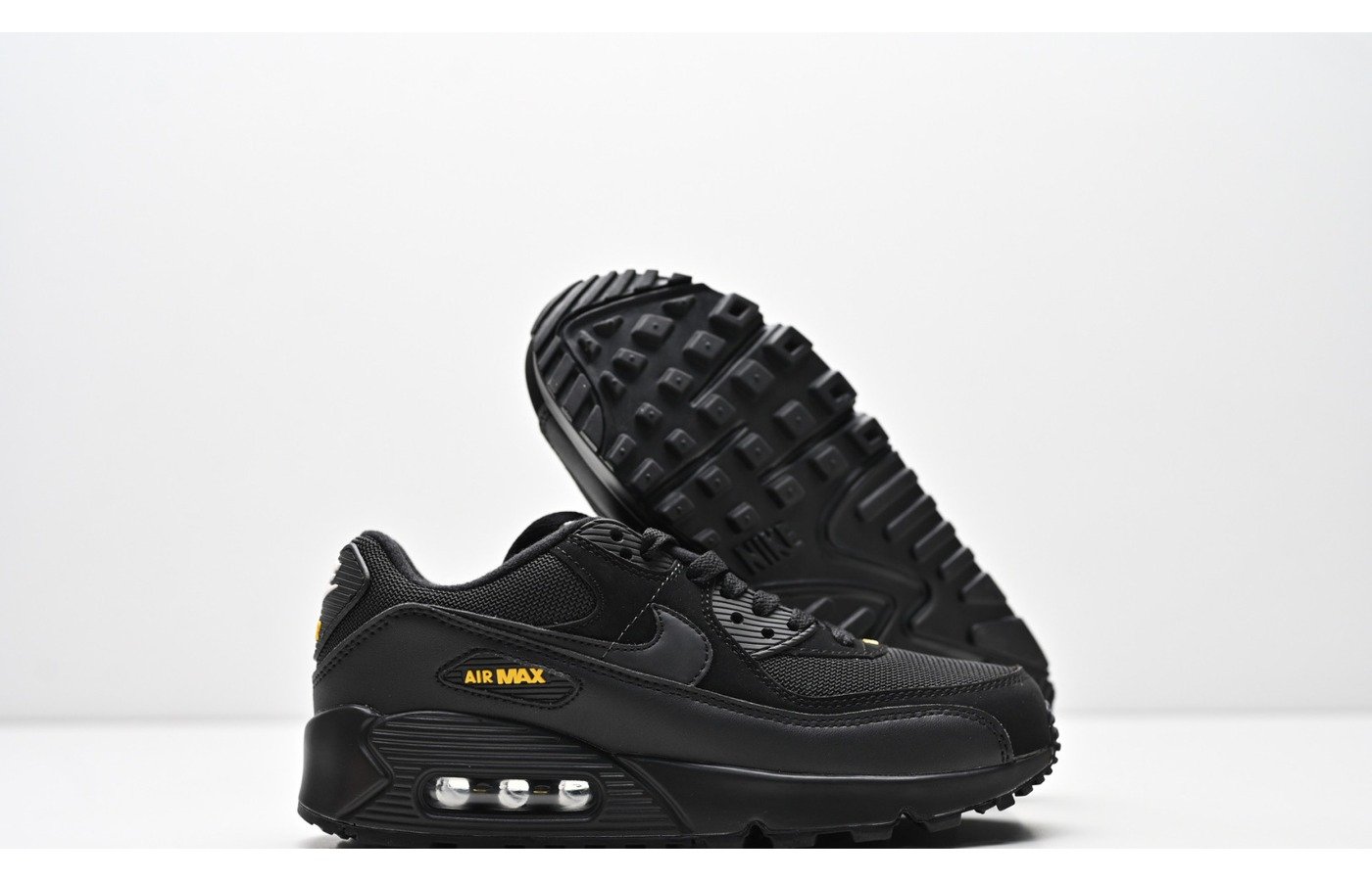Nike Air Max 90 – Noir Logo Jaune