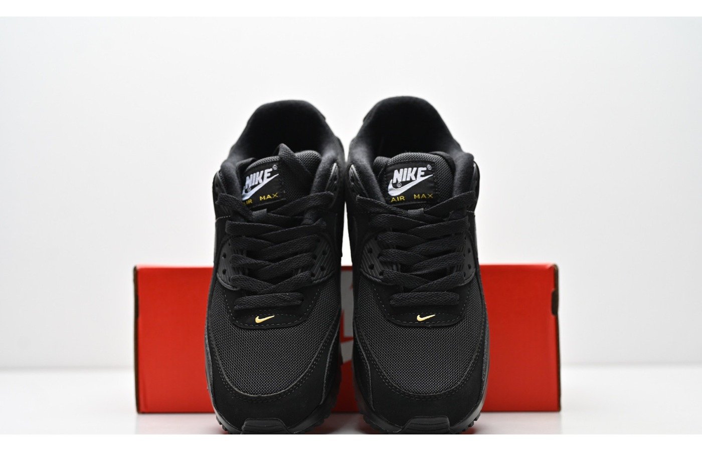 Nike Air Max 90 – Noir Logo Jaune