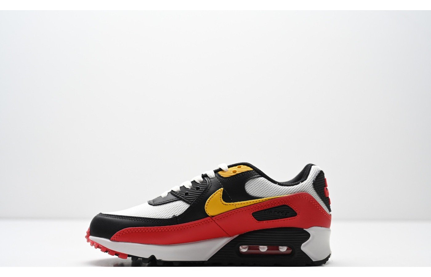 Nike Air Max 90 – Rouge Noir Jaune et Blanc