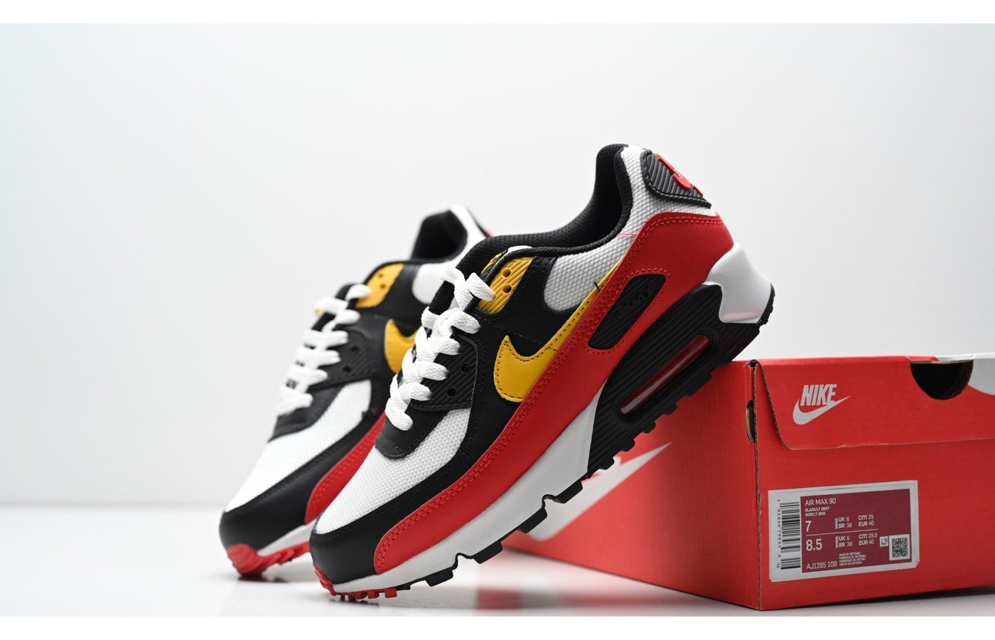 Nike Air Max 90 – Rouge Noir Jaune et Blanc