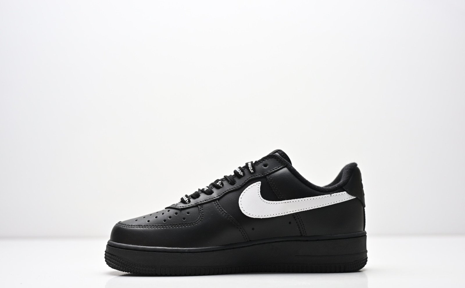Nike Air Force 1 '07