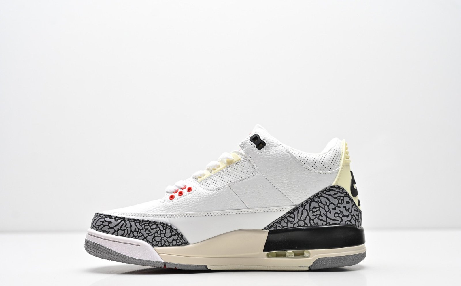 Air Jordan 4