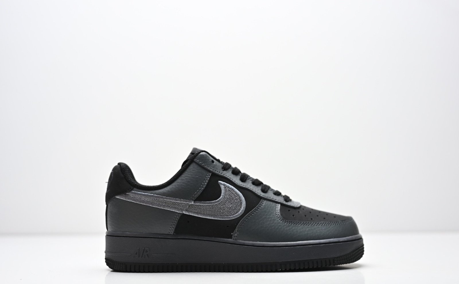 Nike Air Force 1 '07