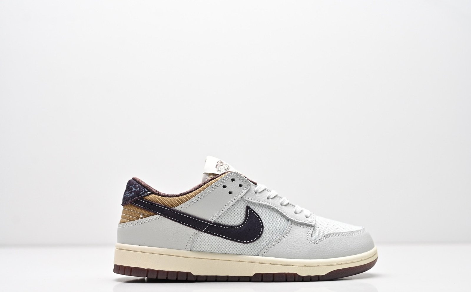 Nike Dunk Low Retro
