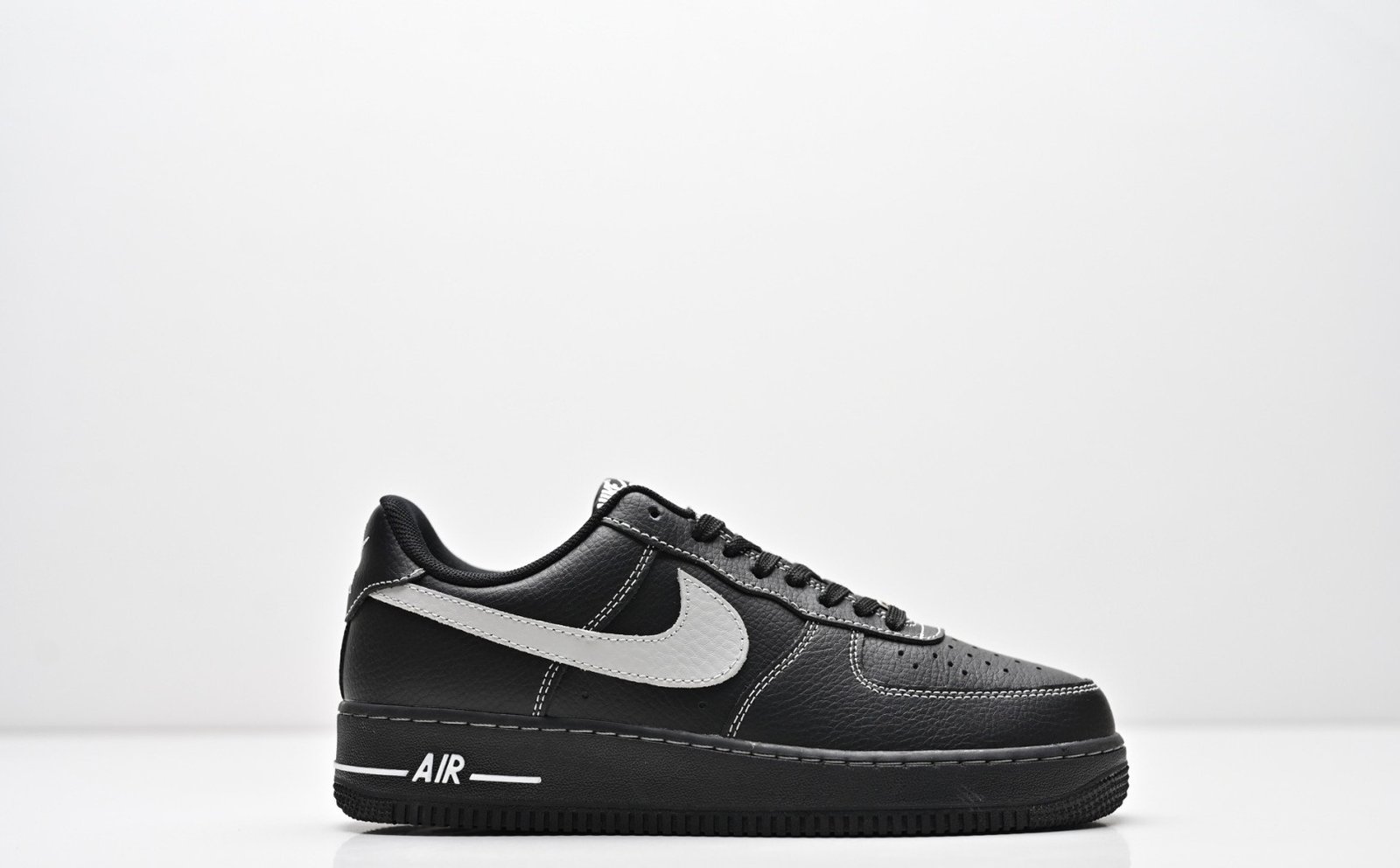 Nike Air Force 1 '07