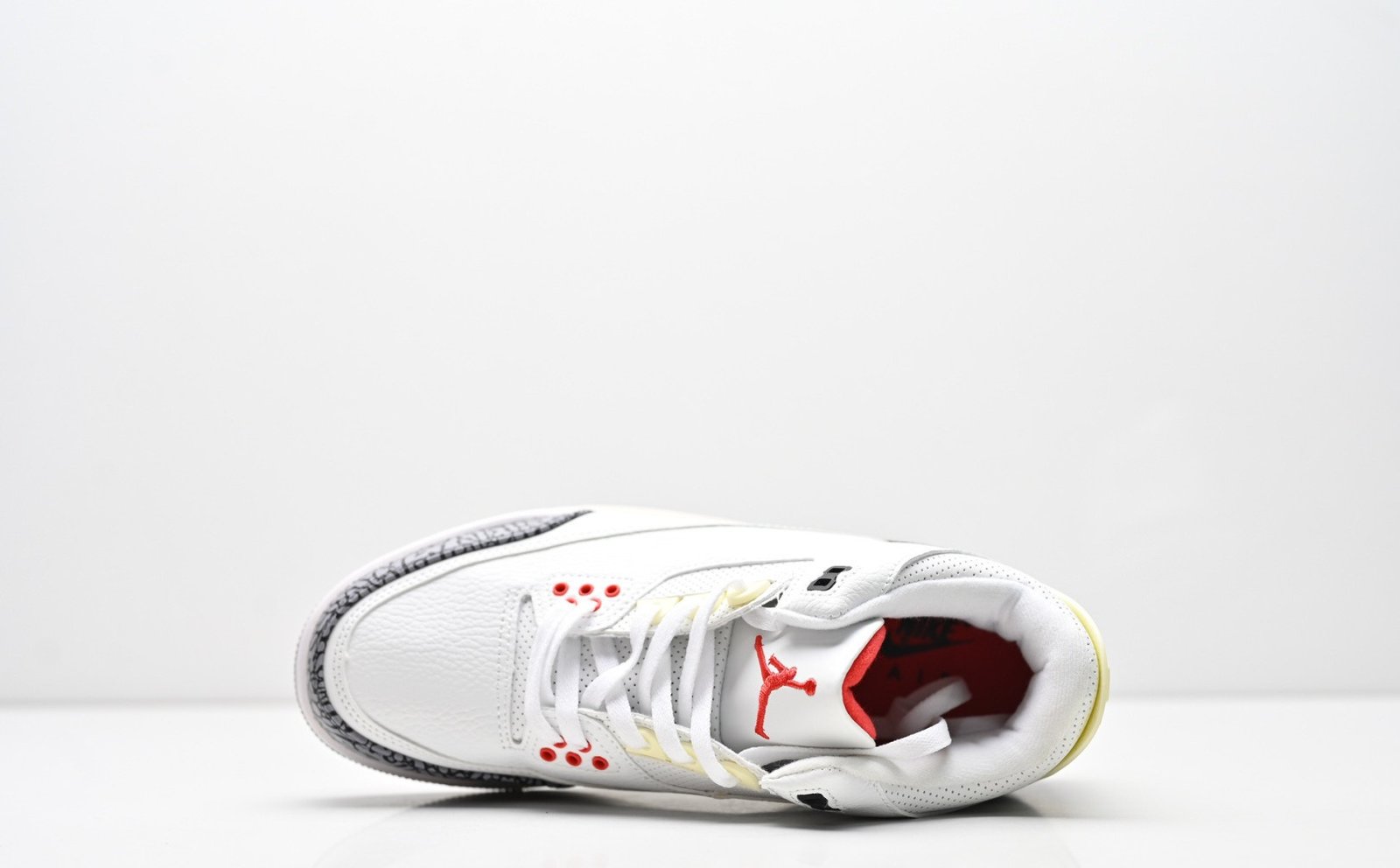 Air Jordan 4