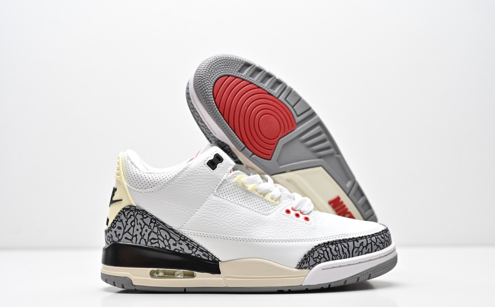 Air Jordan 4