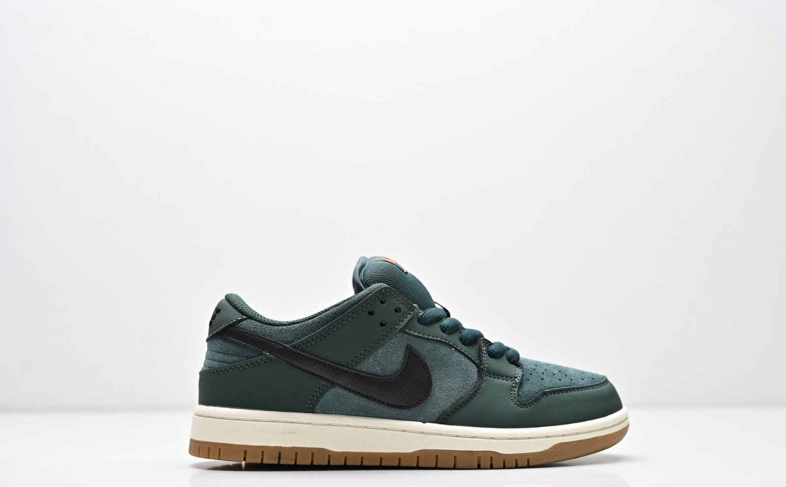 Nike Dunk Low Retro