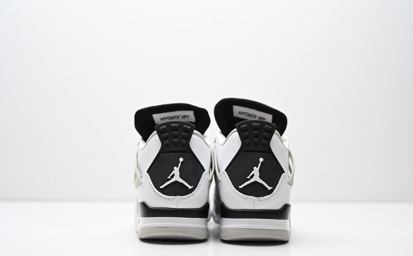 Air Jordan 4