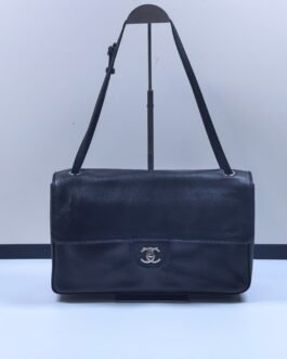Chanel Flap Bag cuir lisse – Noir – fermoir argenté