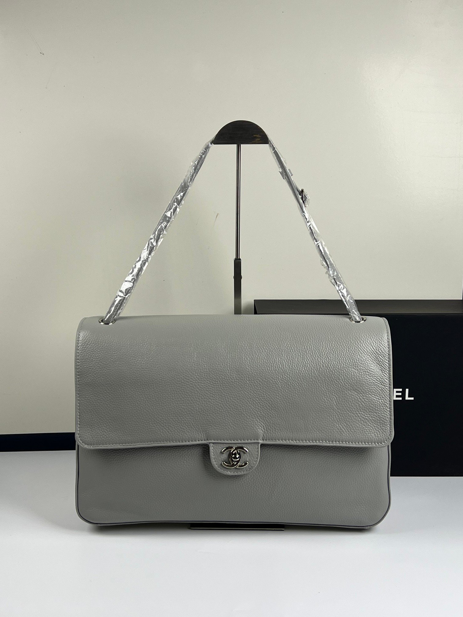 Chanel Flap Bag – Gris clair – fermoir argenté
