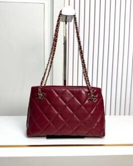 Chanel Shopping Bag matelassé – Bordeaux – chaîne dorée