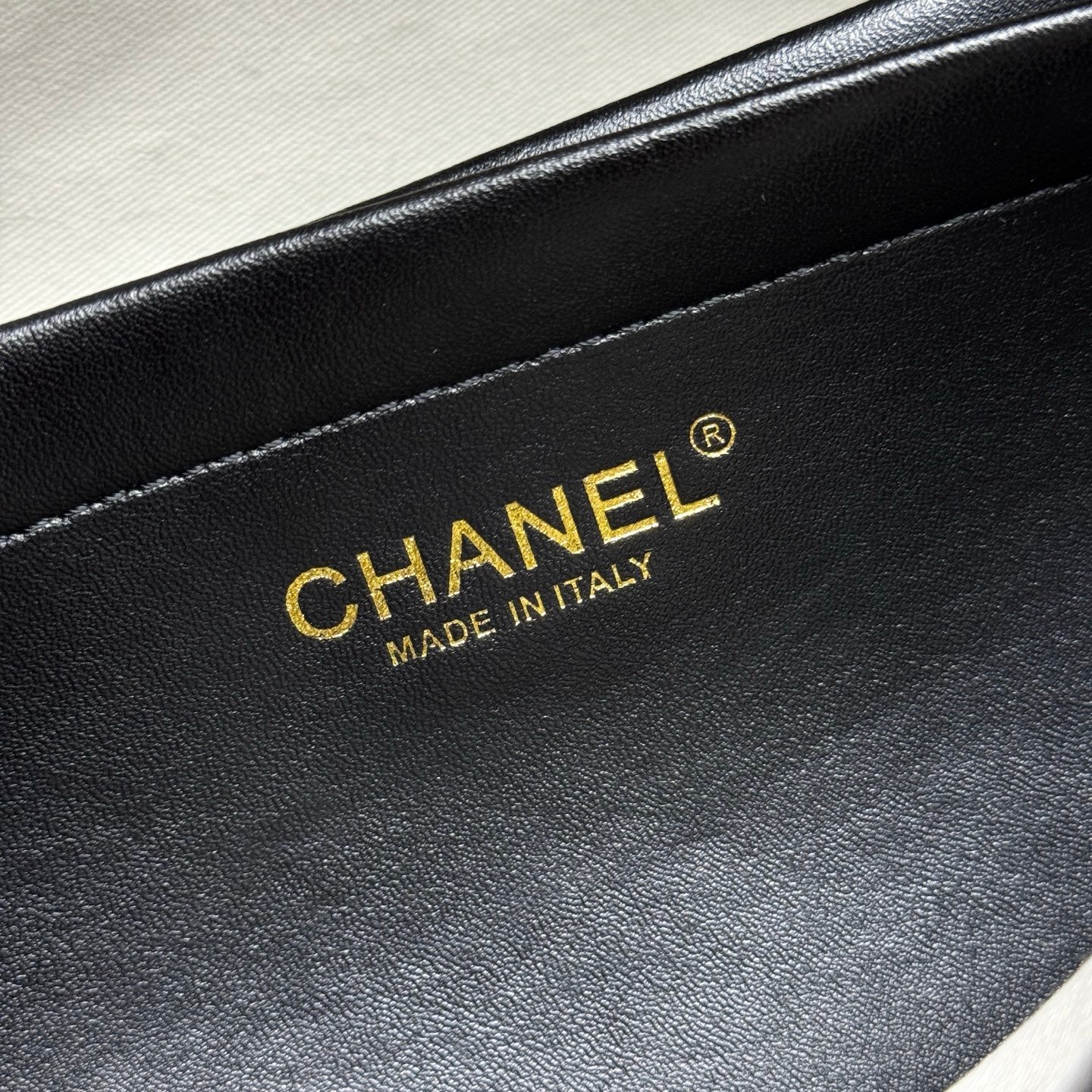 Chanel Top Handle Tweed – Noir et blanc – fermoir doré