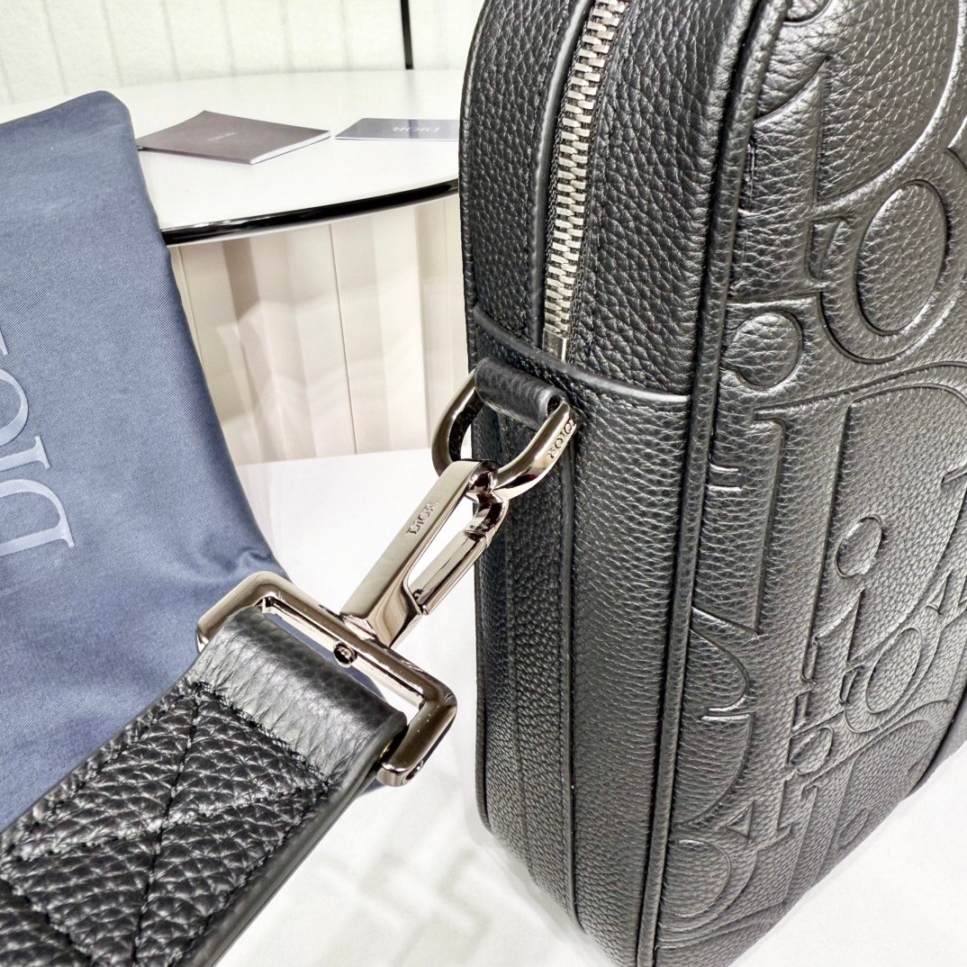 Dior Briefcase Dior Oblique embossée – Noir
