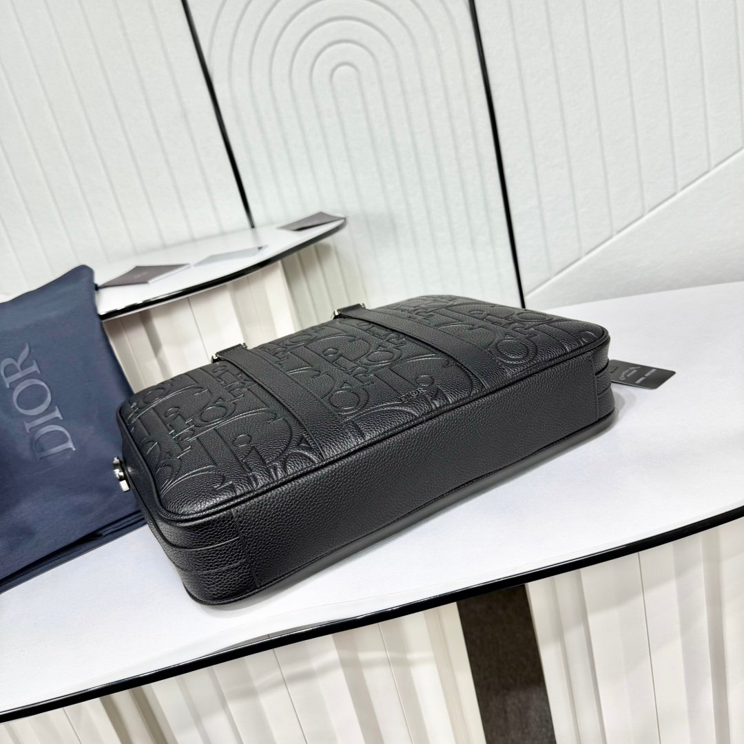 Dior Briefcase Dior Oblique embossée – Noir